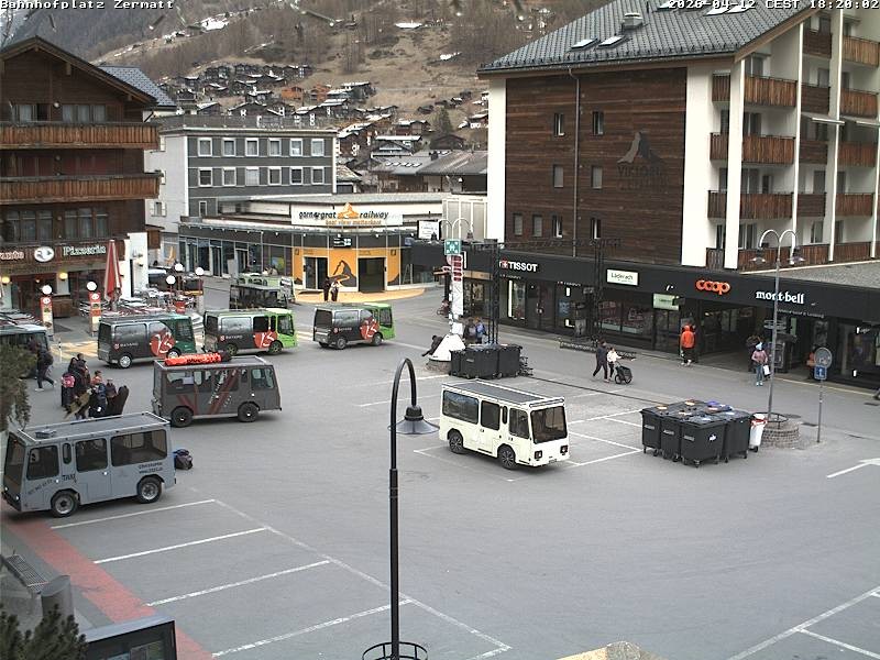 Archived image Webcam Zermatt Railway station