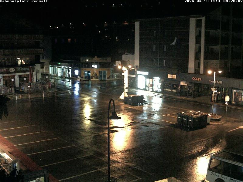 Archiv Foto Webcam Zermatt Bahnhofplatz