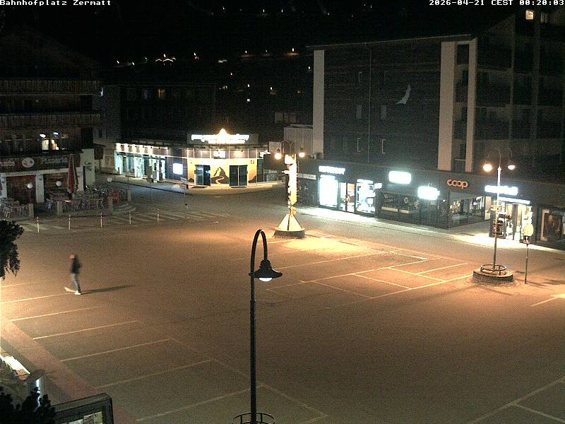 Archiv Foto Webcam Zermatt Bahnhofplatz