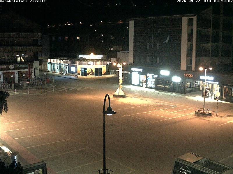 Archiv Foto Webcam Zermatt Bahnhofplatz