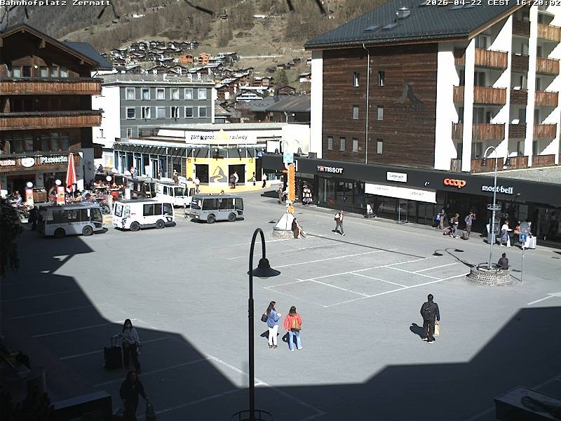 Archiv Foto Webcam Zermatt Bahnhofplatz