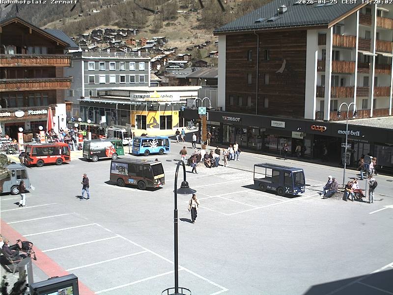 Archiv Foto Webcam Zermatt Bahnhofplatz