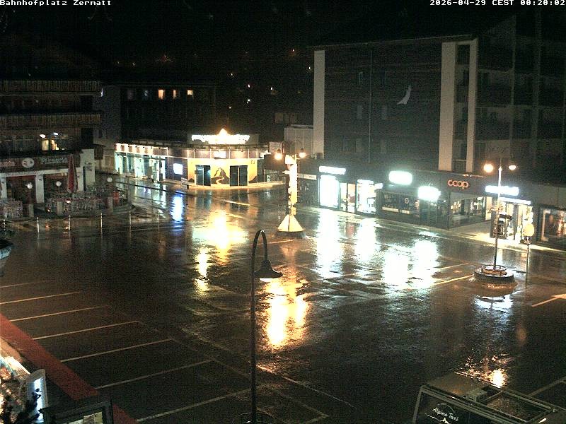Archiv Foto Webcam Zermatt Bahnhofplatz