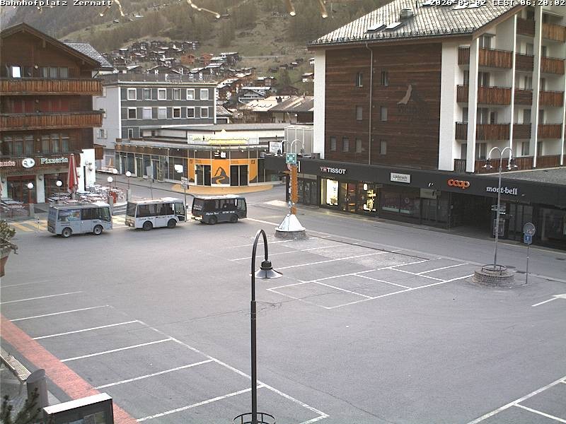Archived image Webcam Zermatt Railway station