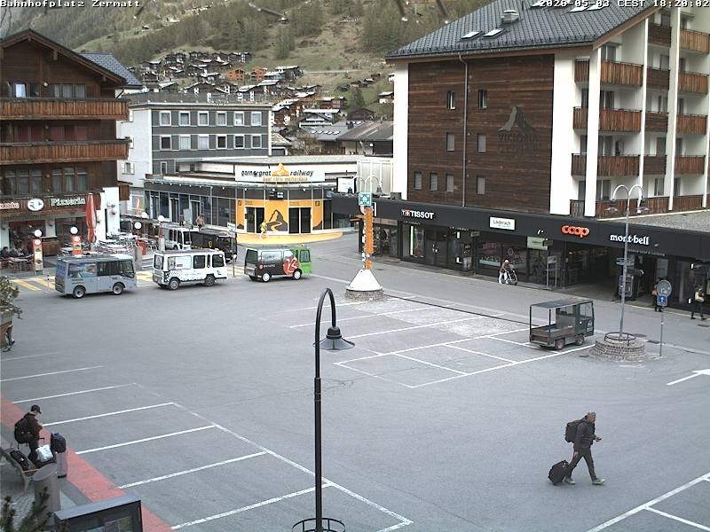 Archived image Webcam Zermatt Railway station