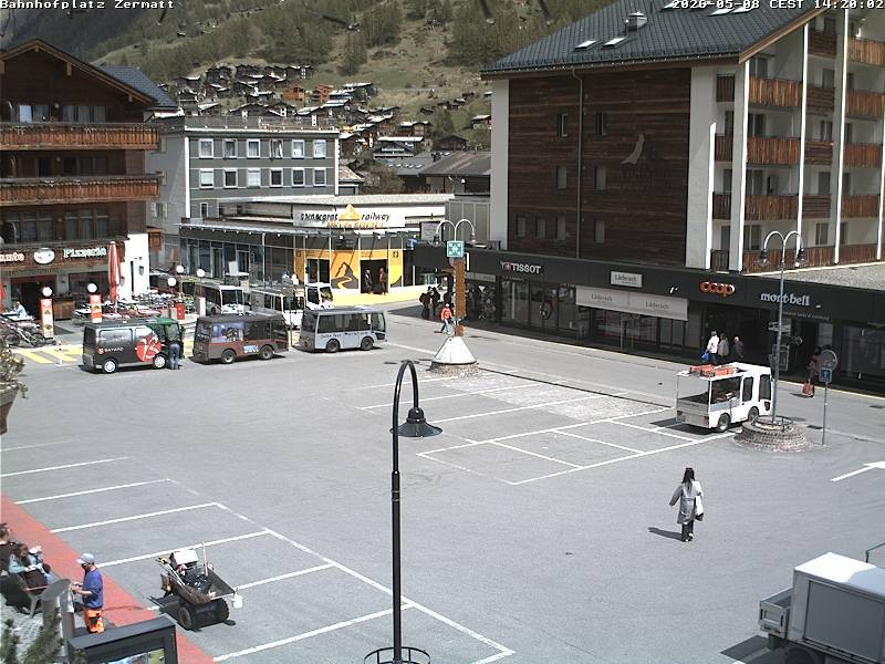 Archived image Webcam Zermatt Railway station