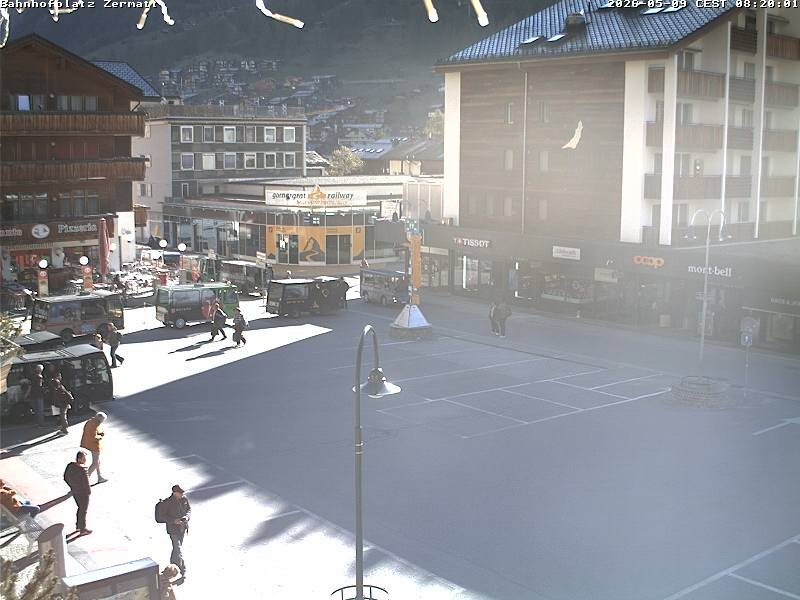 Archiv Foto Webcam Zermatt Bahnhofplatz
