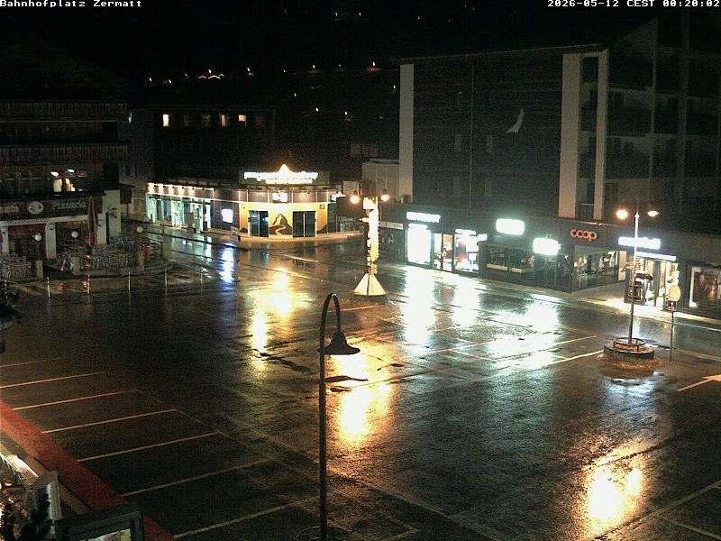 Archiv Foto Webcam Zermatt Bahnhofplatz