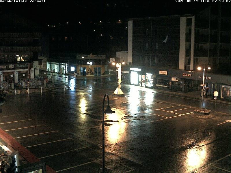 Archiv Foto Webcam Zermatt Bahnhofplatz