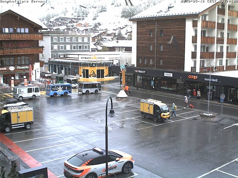 Archiv Foto Webcam Zermatt Bahnhofplatz