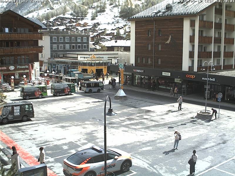 Archiv Foto Webcam Zermatt Bahnhofplatz