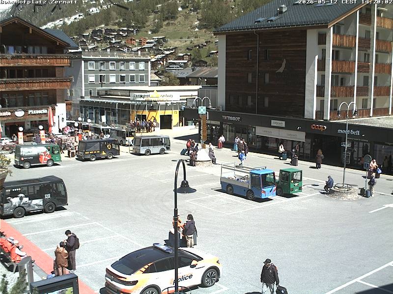 Archiv Foto Webcam Zermatt Bahnhofplatz