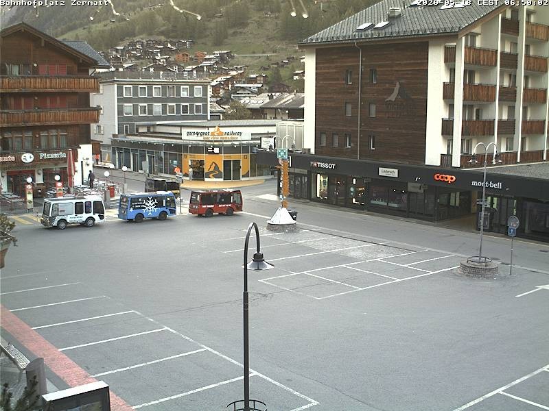 Archived image Webcam Zermatt Railway station