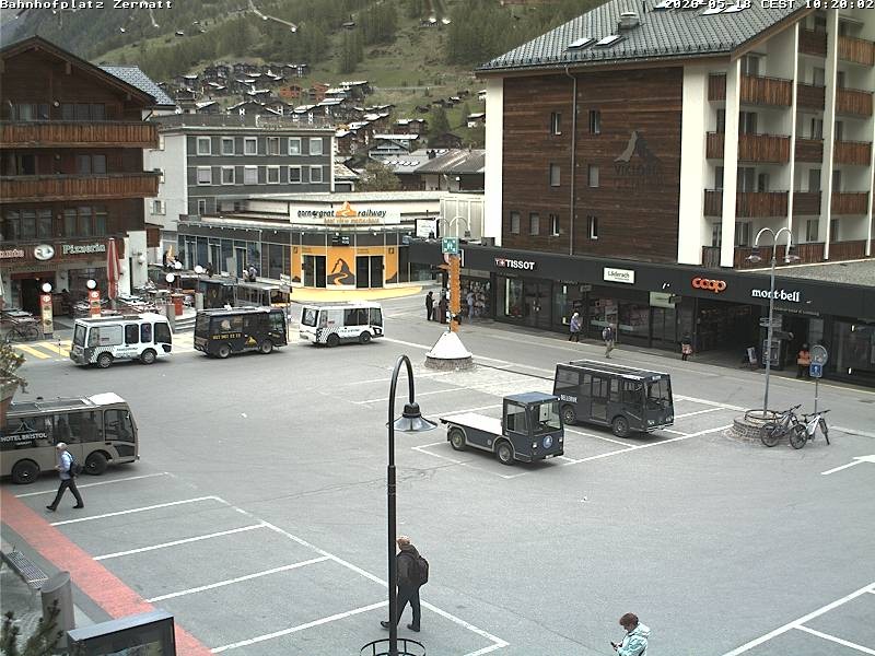 Archived image Webcam Zermatt Railway station