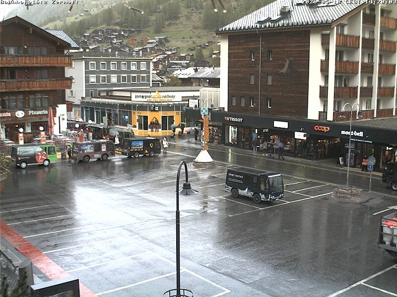 Archived image Webcam Zermatt Railway station