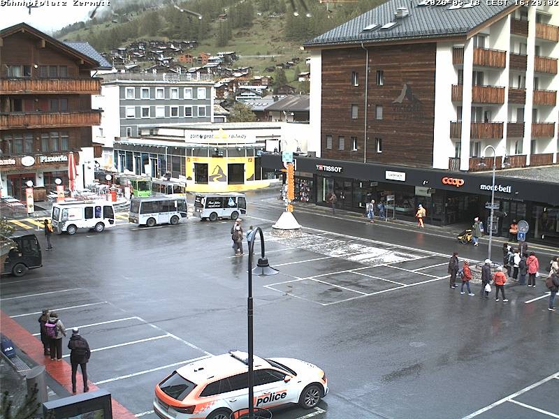 Archived image Webcam Zermatt Railway station
