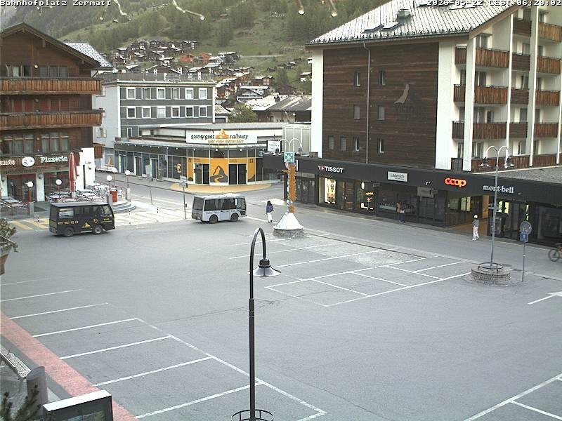 Archived image Webcam Zermatt Railway station