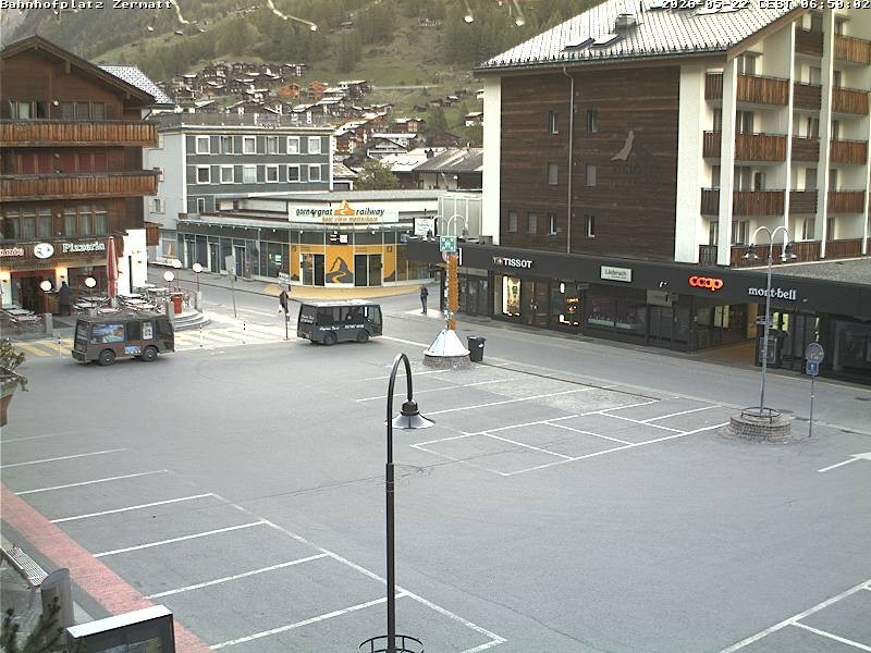 Archived image Webcam Zermatt Railway station
