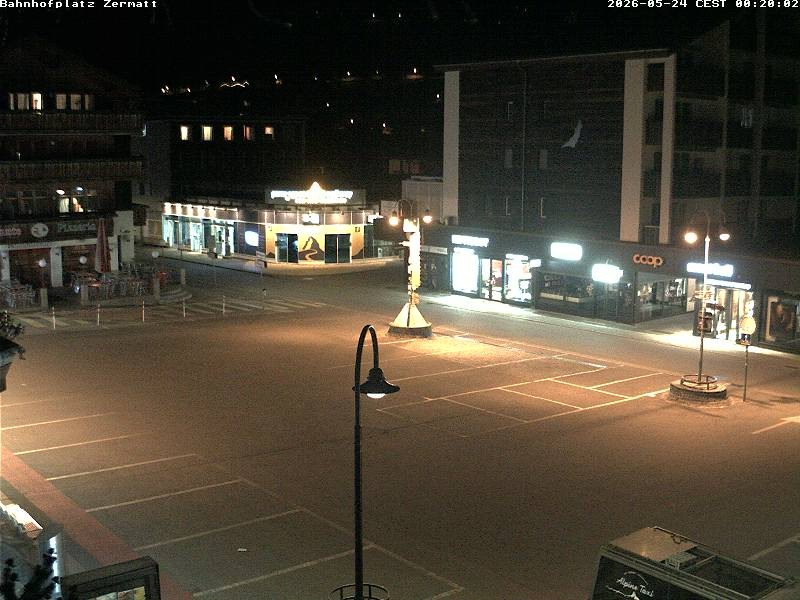 Archiv Foto Webcam Zermatt Bahnhofplatz