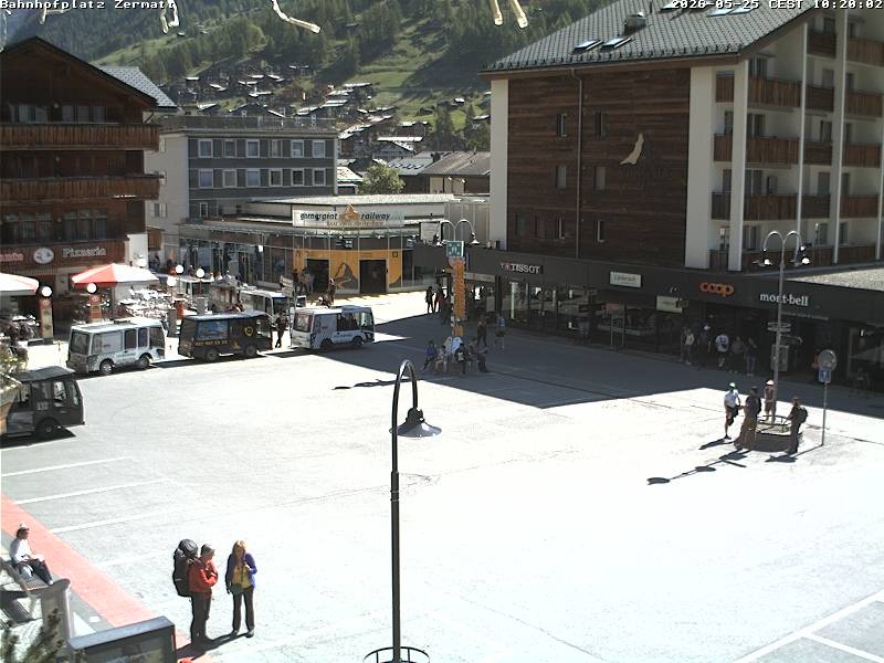 Archiv Foto Webcam Zermatt Bahnhofplatz