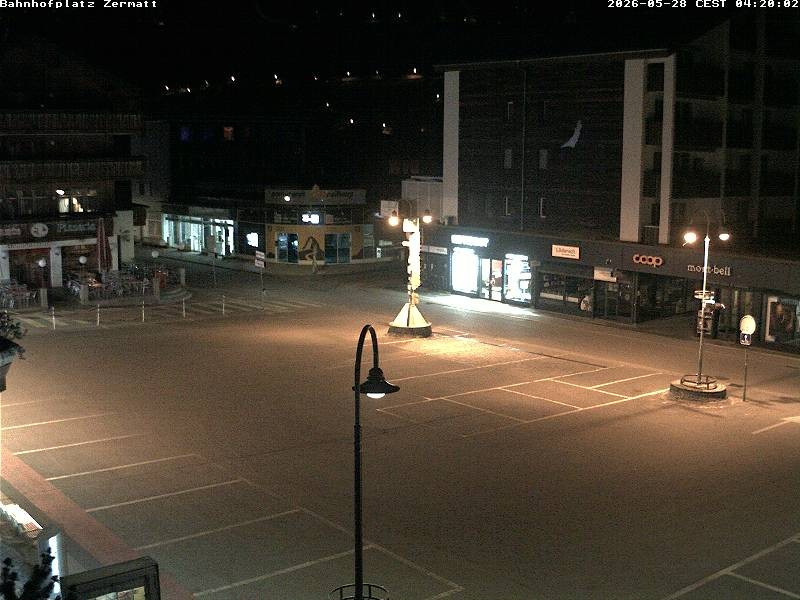 Archiv Foto Webcam Zermatt Bahnhofplatz