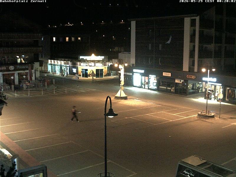 Archiv Foto Webcam Zermatt Bahnhofplatz