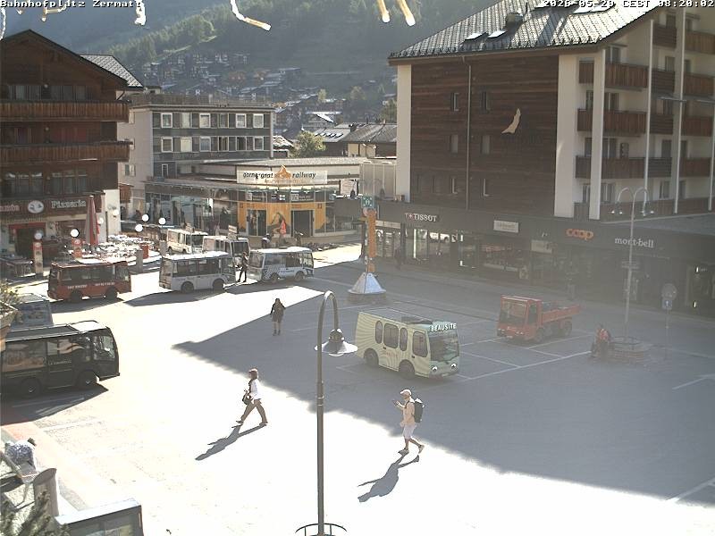 Archiv Foto Webcam Zermatt Bahnhofplatz