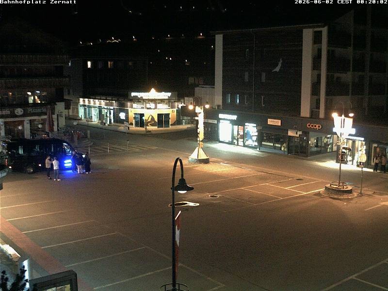 Archiv Foto Webcam Zermatt Bahnhofplatz