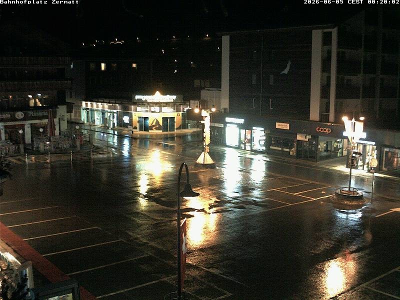 Archiv Foto Webcam Zermatt Bahnhofplatz