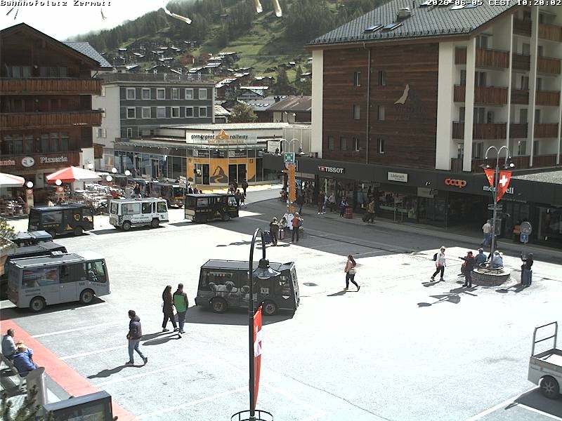 Archiv Foto Webcam Zermatt Bahnhofplatz