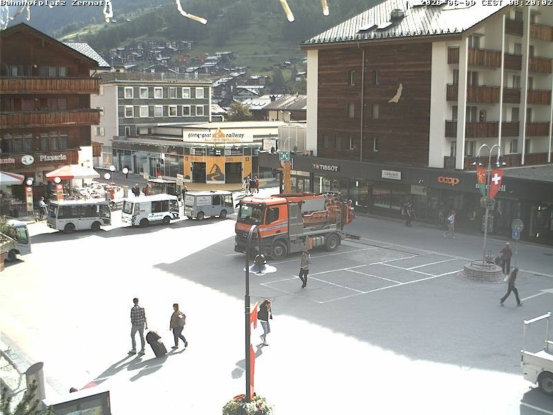 Archiv Foto Webcam Zermatt Bahnhofplatz