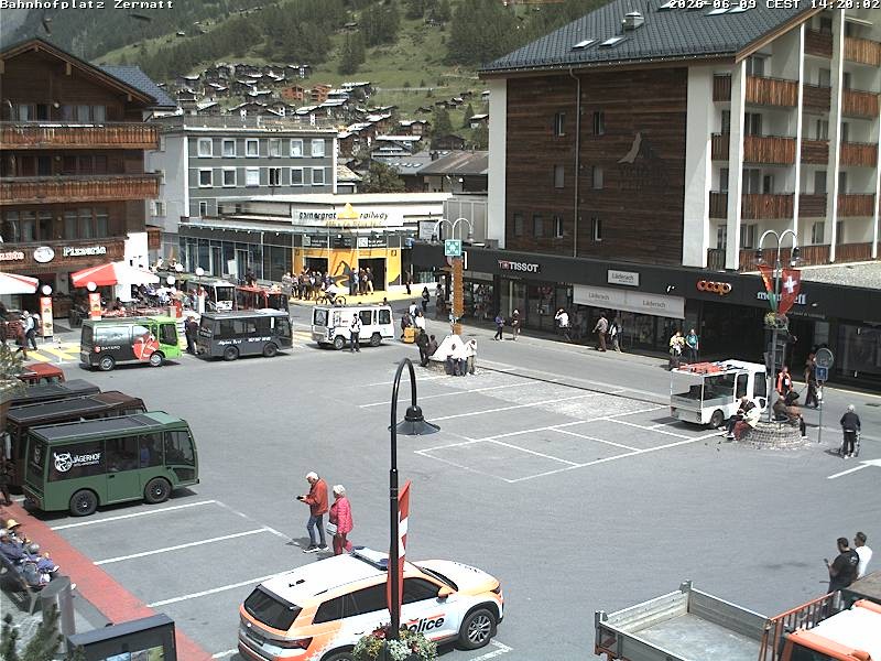 Archiv Foto Webcam Zermatt Bahnhofplatz