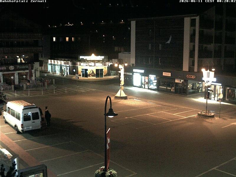 Archiv Foto Webcam Zermatt Bahnhofplatz