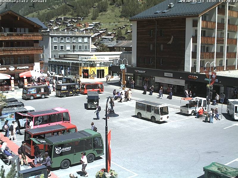 Archiv Foto Webcam Zermatt Bahnhofplatz