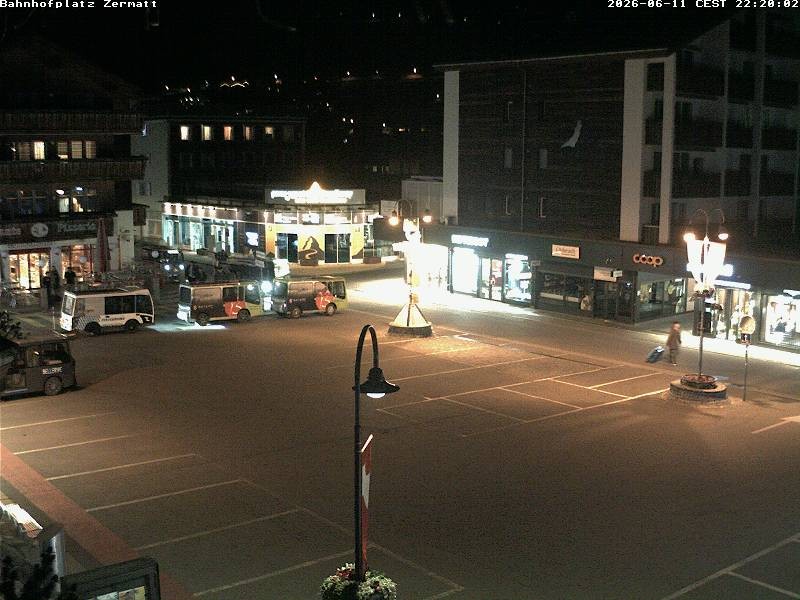 Archiv Foto Webcam Zermatt Bahnhofplatz