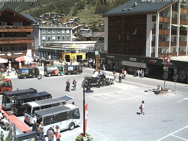 Archiv Foto Webcam Zermatt Bahnhofplatz