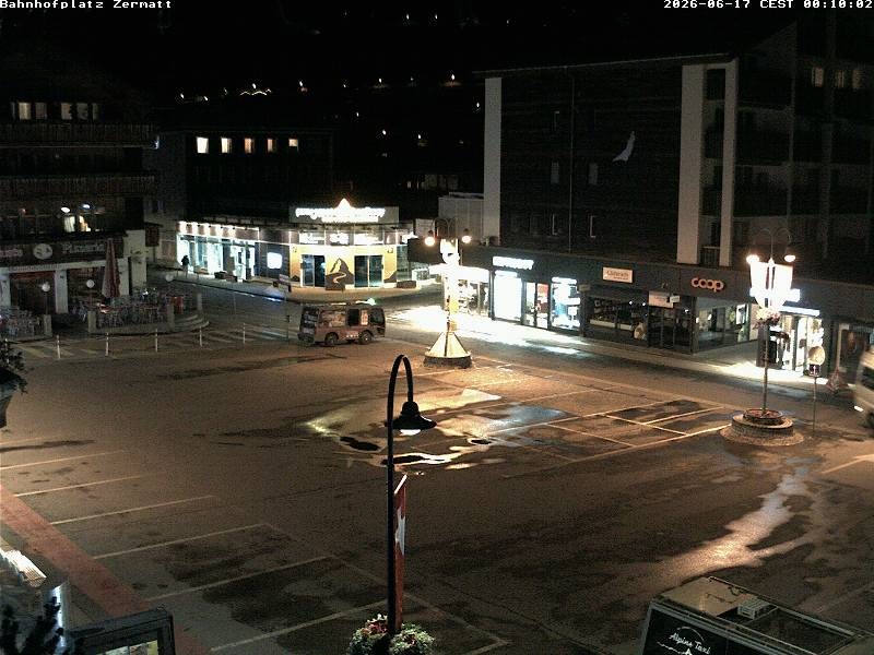 Archiv Foto Webcam Zermatt Bahnhofplatz