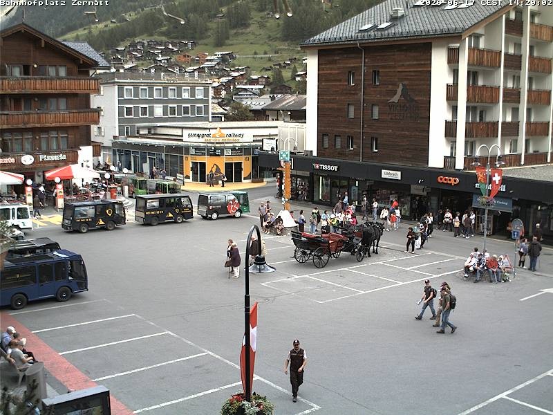 Archiv Foto Webcam Zermatt Bahnhofplatz