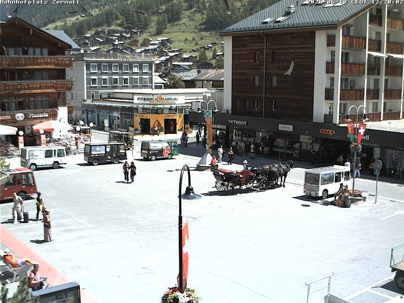 Archiv Foto Webcam Zermatt Bahnhofplatz