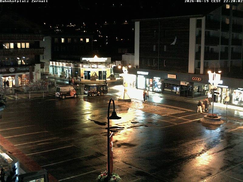 Archiv Foto Webcam Zermatt Bahnhofplatz