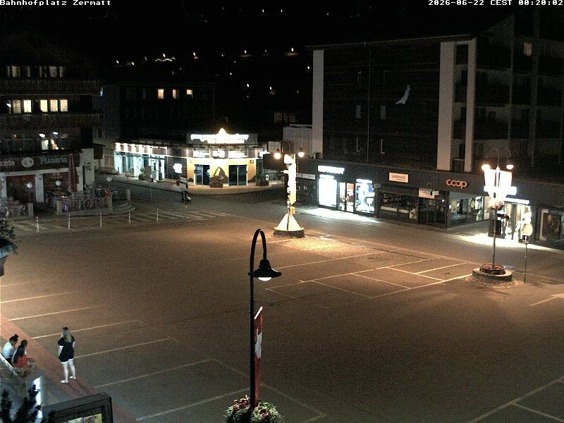 Archiv Foto Webcam Zermatt Bahnhofplatz