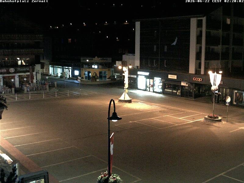 Archiv Foto Webcam Zermatt Bahnhofplatz