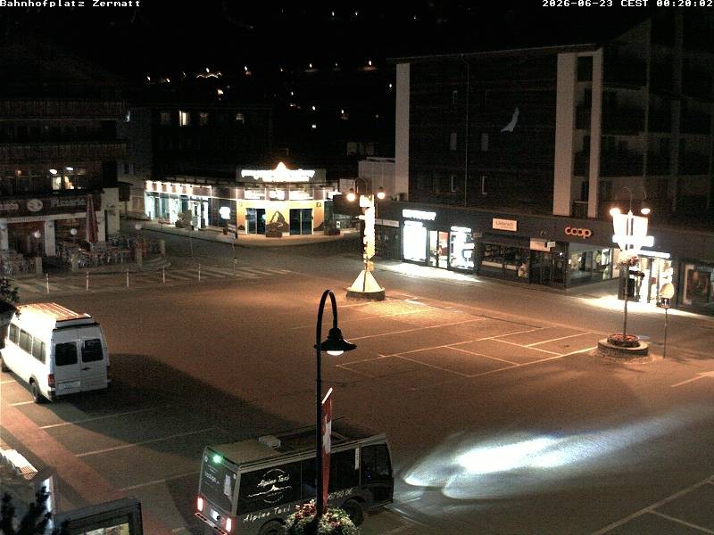 Archiv Foto Webcam Zermatt Bahnhofplatz