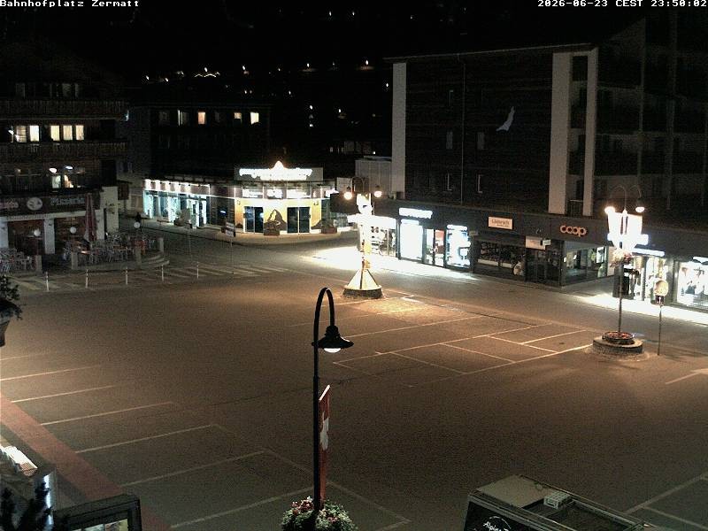 Archiv Foto Webcam Zermatt Bahnhofplatz