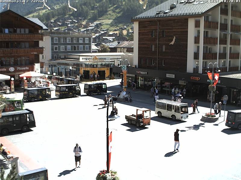 Archiv Foto Webcam Zermatt Bahnhofplatz
