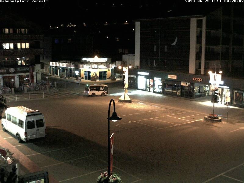 Archiv Foto Webcam Zermatt Bahnhofplatz