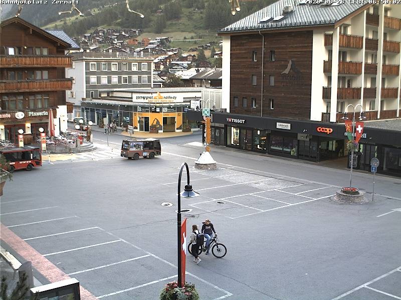 Archived image Webcam Zermatt Railway station