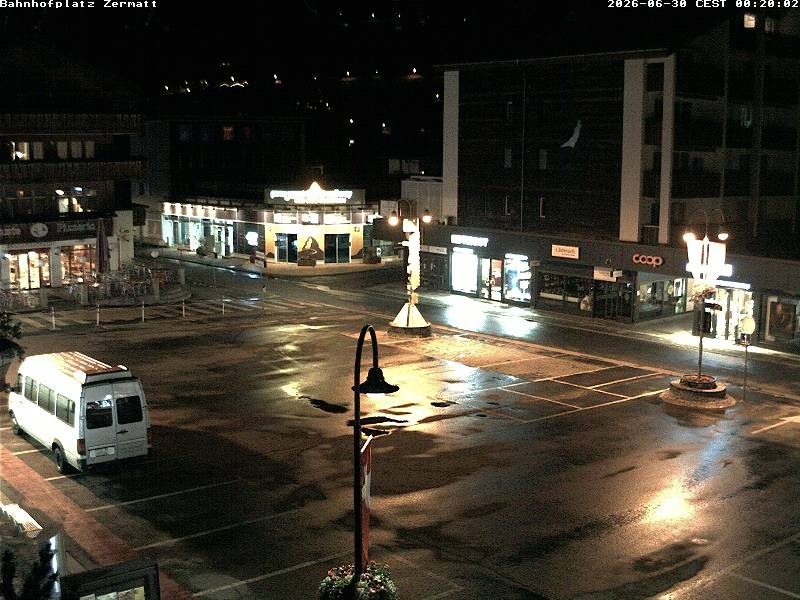 Archiv Foto Webcam Zermatt Bahnhofplatz