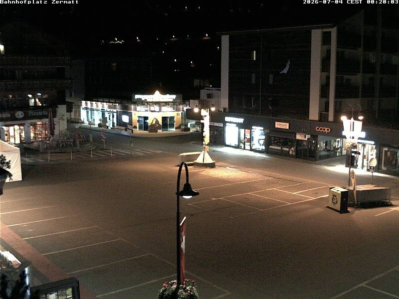 Archiv Foto Webcam Zermatt Bahnhofplatz