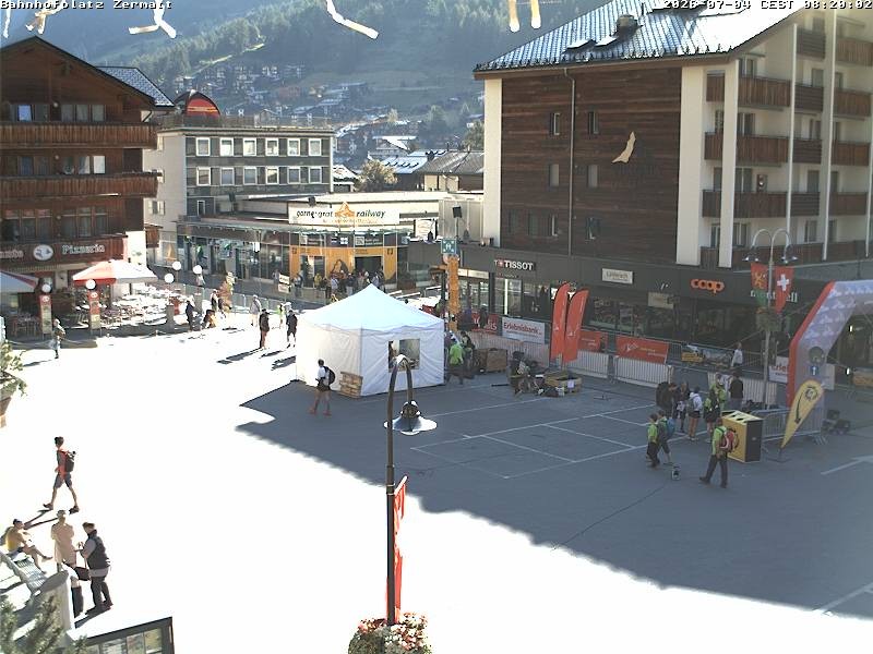 Archiv Foto Webcam Zermatt Bahnhofplatz
